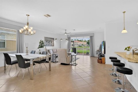 Villa ou maison à vendre à Cape Coral, Floride: 4 chambres, 188.78 m2 № 2396675 - photo 18