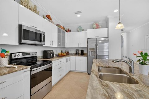 Villa ou maison à vendre à Cape Coral, Floride: 4 chambres, 188.78 m2 № 2396675 - photo 28