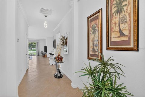 Villa ou maison à vendre à Cape Coral, Floride: 4 chambres, 188.78 m2 № 2396675 - photo 4