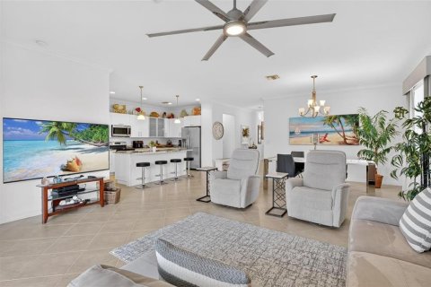 Villa ou maison à vendre à Cape Coral, Floride: 4 chambres, 188.78 m2 № 2396675 - photo 24