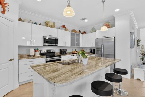 Villa ou maison à vendre à Cape Coral, Floride: 4 chambres, 188.78 m2 № 2396675 - photo 27