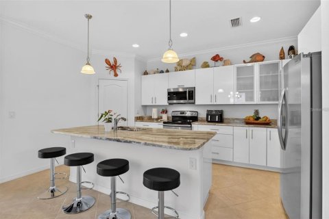 Villa ou maison à vendre à Cape Coral, Floride: 4 chambres, 188.78 m2 № 2396675 - photo 25