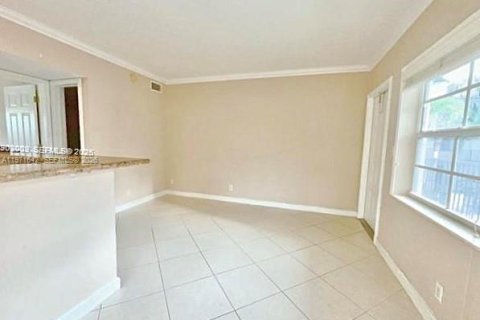 Снять в аренду кондоминиум в Форт-Лодердейл, Флорида 1 спальня, 42.64м2, № 2032564 - фото 9