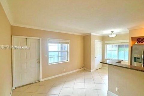Снять в аренду кондоминиум в Форт-Лодердейл, Флорида 1 спальня, 42.64м2, № 2032564 - фото 2