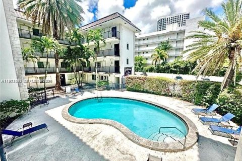 Снять в аренду кондоминиум в Форт-Лодердейл, Флорида 1 спальня, 42.64м2, № 2032564 - фото 5