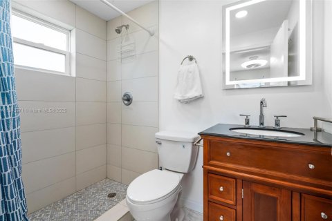 House in Hollywood, Florida 4 bedrooms, 233.28 sq.m. № 1836578 - photo 15