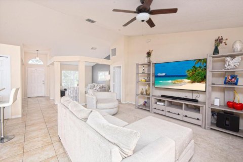Casa en venta en St. Lucie, Florida, 4 dormitorios, 211.45 m2 № 2269583 - foto 13