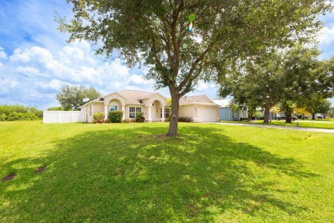 Casa en venta en St. Lucie, Florida, 4 dormitorios, 211.45 m2 № 2269583 - foto 4