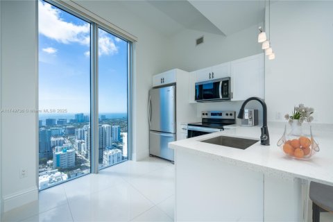 Condominio en venta en Miami, Florida, 2 dormitorios, 120.77 m2 № 1862451 - foto 3