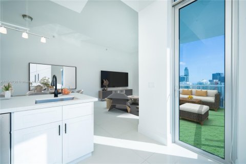 Condominio en venta en Miami, Florida, 2 dormitorios, 120.77 m2 № 1862451 - foto 4