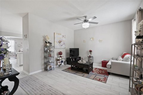 Villa ou maison à louer à Orlando, Floride: 5 chambres, 292.46 m2 № 2377644 - photo 2