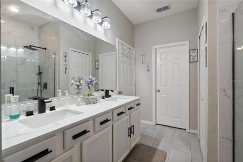 Villa ou maison à louer à Orlando, Floride: 5 chambres, 292.46 m2 № 2377644 - photo 17