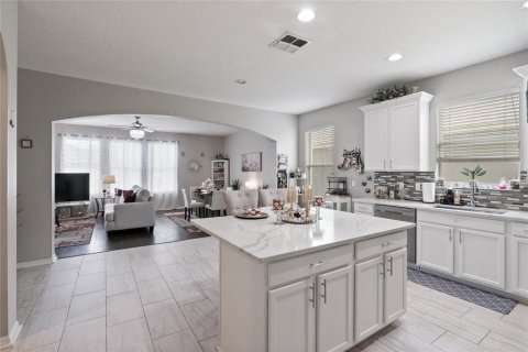 Villa ou maison à louer à Orlando, Floride: 5 chambres, 292.46 m2 № 2377644 - photo 4