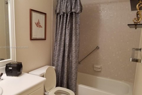 Condominio en venta en Tamarac, Florida, 2 dormitorios, 108.05 m2 № 1748153 - foto 8