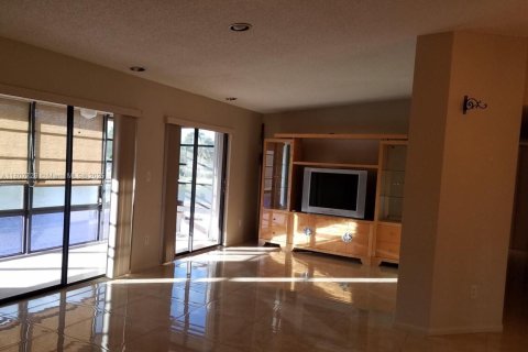 Condominio en venta en Tamarac, Florida, 2 dormitorios, 108.05 m2 № 1748153 - foto 7