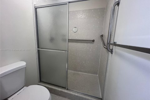 Condominio en venta en Tamarac, Florida, 2 dormitorios, 108.05 m2 № 1748153 - foto 12