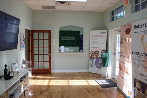 Commercial property in Palm Harbor, Florida 178.37 sq.m. № 2213746 - photo 3