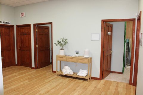Commercial property in Palm Harbor, Florida 178.37 sq.m. № 2213746 - photo 20