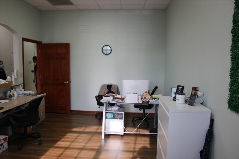 Commercial property in Palm Harbor, Florida 178.37 sq.m. № 2213746 - photo 24