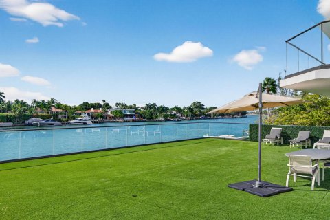 Condominio en Miami Beach, Florida, 2 dormitorios  № 2145983