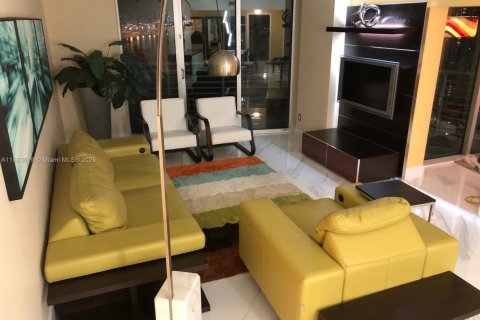 Condo in Miami, Florida, 3 bedrooms  № 1891498 - photo 22