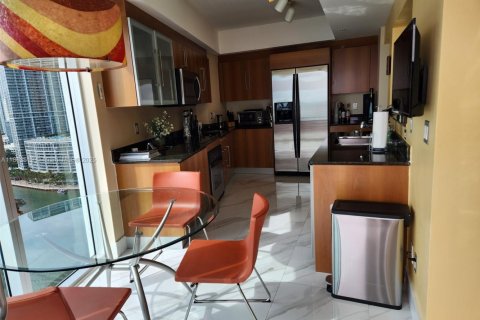 Condo in Miami, Florida, 3 bedrooms  № 1891498 - photo 7