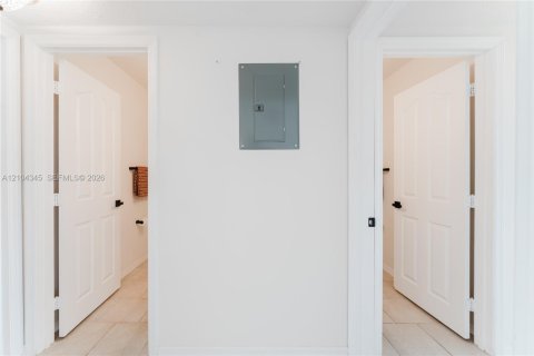 Condo in Vero Beach, Florida, 2 bedrooms  № 2429838 - photo 11