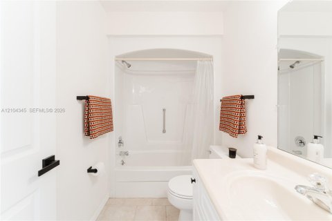 Condo in Vero Beach, Florida, 2 bedrooms  № 2429838 - photo 19