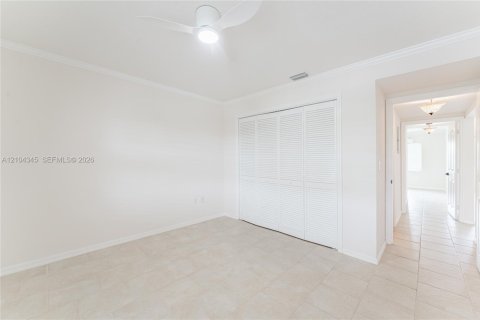 Condo in Vero Beach, Florida, 2 bedrooms  № 2429838 - photo 23