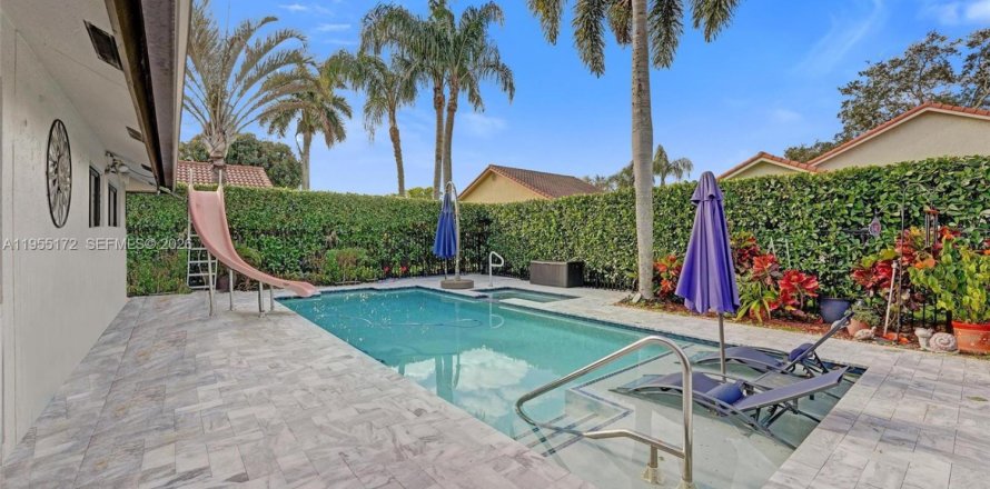 Дом в Дейви, Флорида 4 спальни, 209.4м2 № 2020725