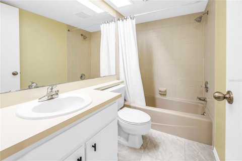 Купить кондоминиум в Палм-Харбор, Флорида 8 комнат, 101.26м2, № 2110666 - фото 12