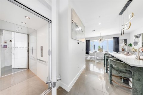 Townhouse in LANDMARK in Doral, Florida 3 bedrooms, 246.56 sq.m. № 1772571 - photo 13