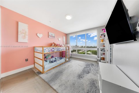 Townhouse in LANDMARK in Doral, Florida 3 bedrooms, 246.56 sq.m. № 1772571 - photo 29