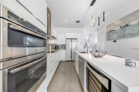 Townhouse in LANDMARK in Doral, Florida 3 bedrooms, 246.56 sq.m. № 1772571 - photo 16