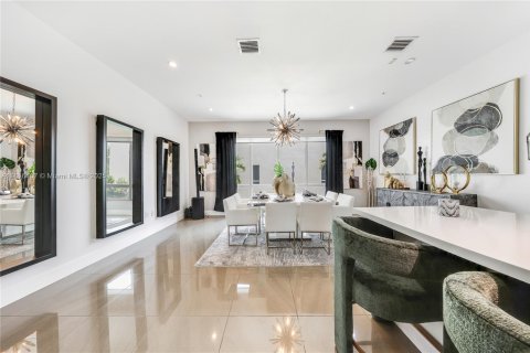 Townhouse in LANDMARK in Doral, Florida 3 bedrooms, 246.56 sq.m. № 1772571 - photo 19