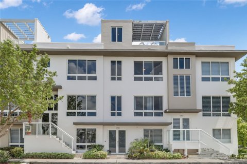 Townhouse in LANDMARK in Doral, Florida 3 bedrooms, 246.56 sq.m. № 1772571 - photo 9