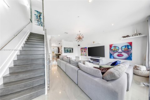 Townhouse in LANDMARK in Doral, Florida 3 bedrooms, 246.56 sq.m. № 1772571 - photo 14