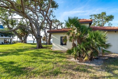 House in Englewood, Florida 3 bedrooms, 185.34 sq.m. № 1732840 - photo 9