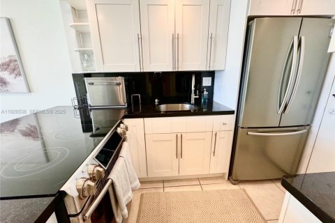 Condominio en alquiler en Miami Beach, Florida, 52.58 m2 № 1987054 - foto 2