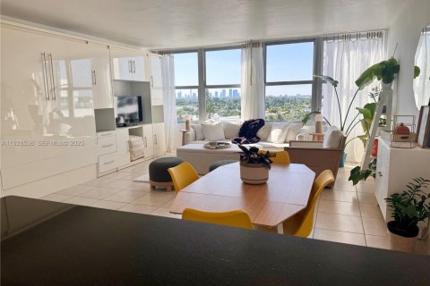 Condominio en alquiler en Miami Beach, Florida, 52.58 m2 № 1987054 - foto 3