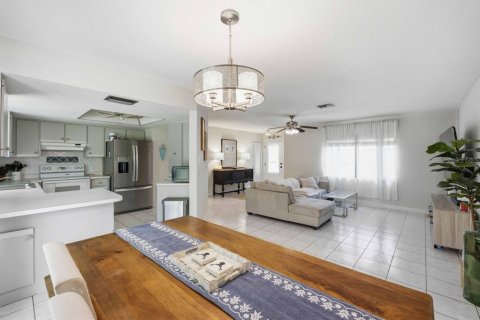 Villa ou maison à vendre à Port Charlotte, Floride: 2 chambres, 96.8 m2 № 2147973 - photo 11