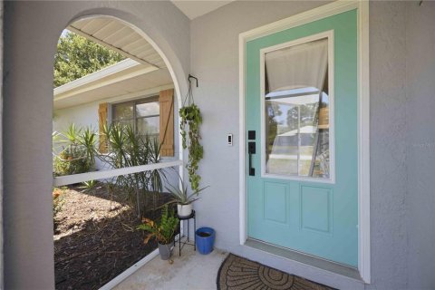 Villa ou maison à vendre à Port Charlotte, Floride: 2 chambres, 96.8 m2 № 2147973 - photo 3