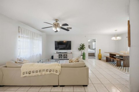 Villa ou maison à vendre à Port Charlotte, Floride: 2 chambres, 96.8 m2 № 2147973 - photo 7