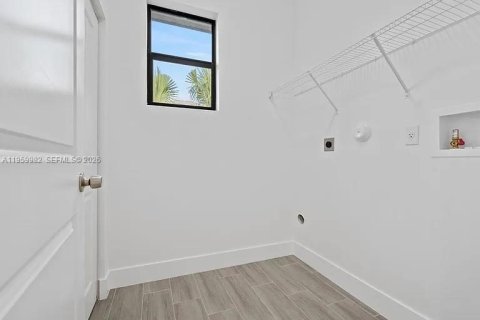 Casa en venta en Riviera Beach, Florida, 5 dormitorios, 152.27 m2 № 2020356 - foto 16