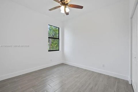 Casa en venta en Riviera Beach, Florida, 5 dormitorios, 152.27 m2 № 2020356 - foto 14