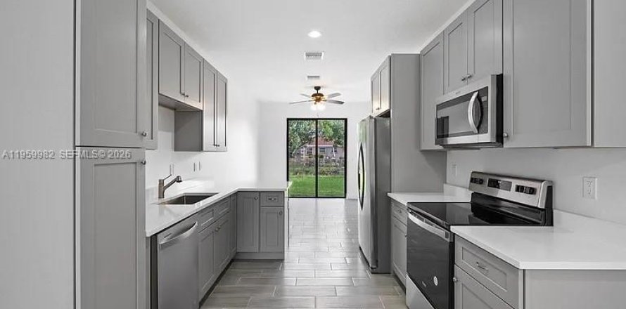 Casa en Riviera Beach, Florida 5 dormitorios, 152.27 m2 № 2020356