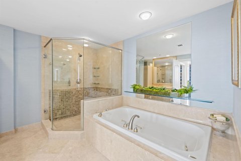 Condo in Hollywood, Florida, 3 bedrooms  № 2174278 - photo 28