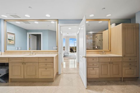 Condo in Hollywood, Florida, 3 bedrooms  № 2174278 - photo 27