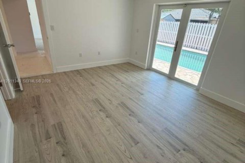 Casa en alquiler en Hialeah, Florida, 3 dormitorios, 89 m2 № 2075160 - foto 9