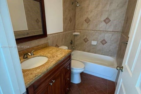 Casa en alquiler en Hialeah, Florida, 3 dormitorios, 89 m2 № 2075160 - foto 12